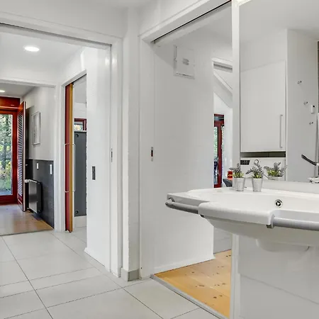 Feriehus 2 Bedroom Stunning In