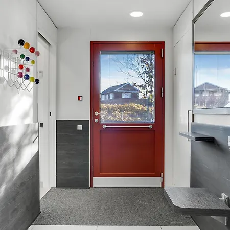 2 Bedroom Stunning In *